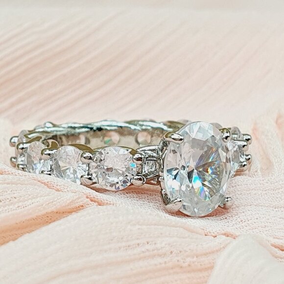 💎 Shiny Circle Zircon Filled Bling Oval BeautifulWedding Rings for Women, … - Picture 5 of 7